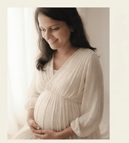 Close portrait of an expecting mother